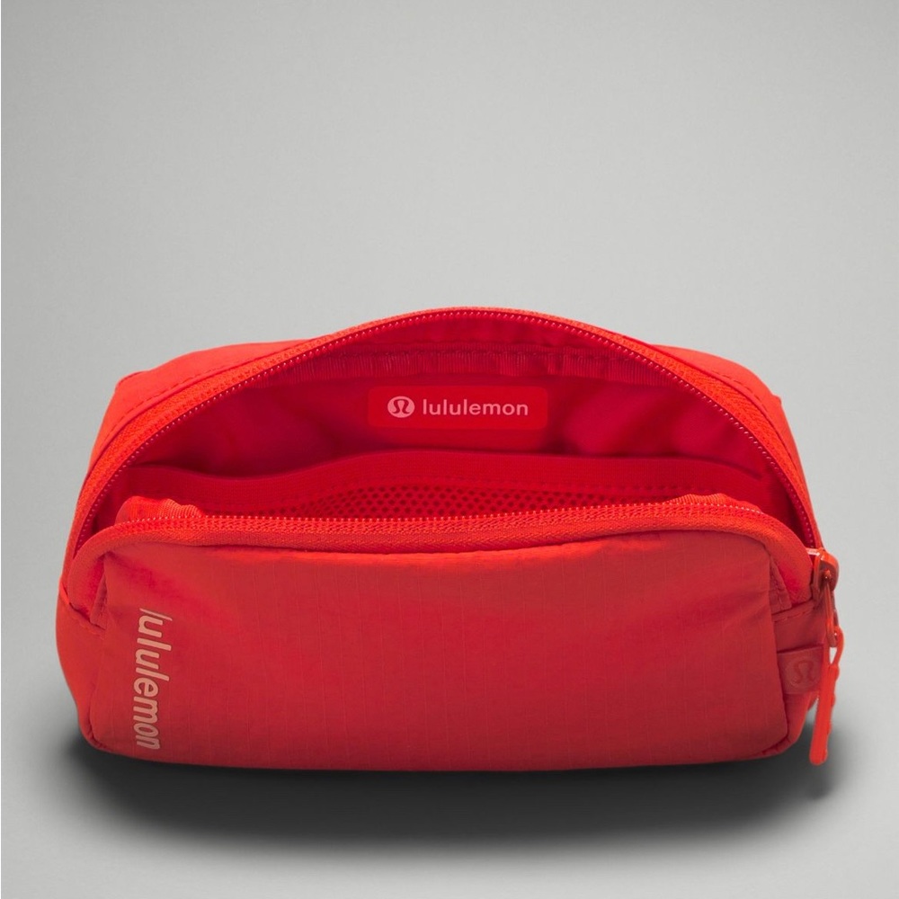 COPY - Lululemon mini belt bag